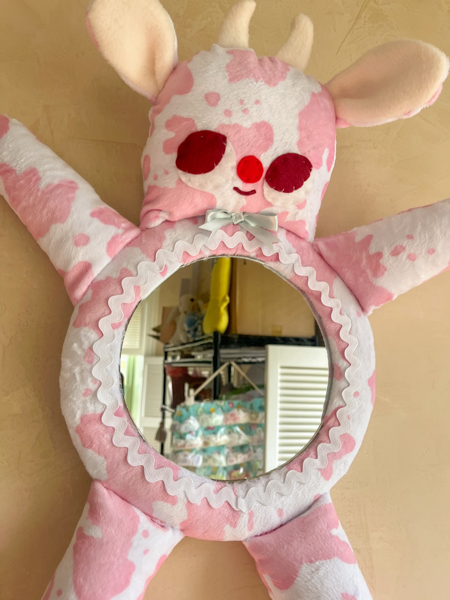 Pinkie Cow - Clunky Picnic Plush Mirror