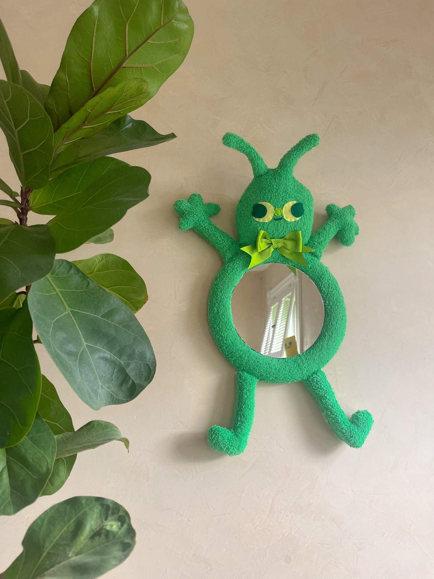 Alien • Clunky Picnic Plush Mirror