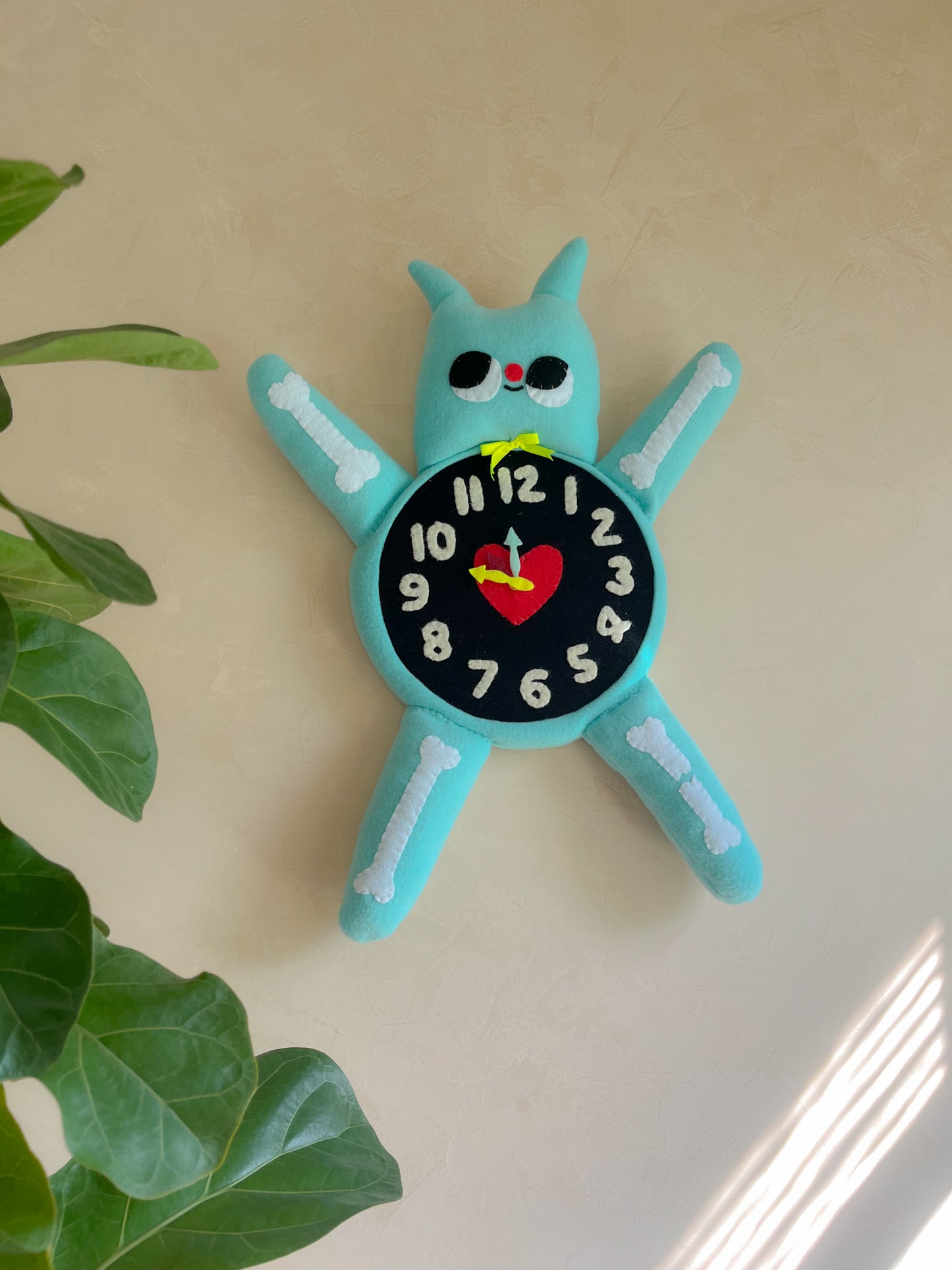 X-RAY Gooby Cat Plushie Friend Clock