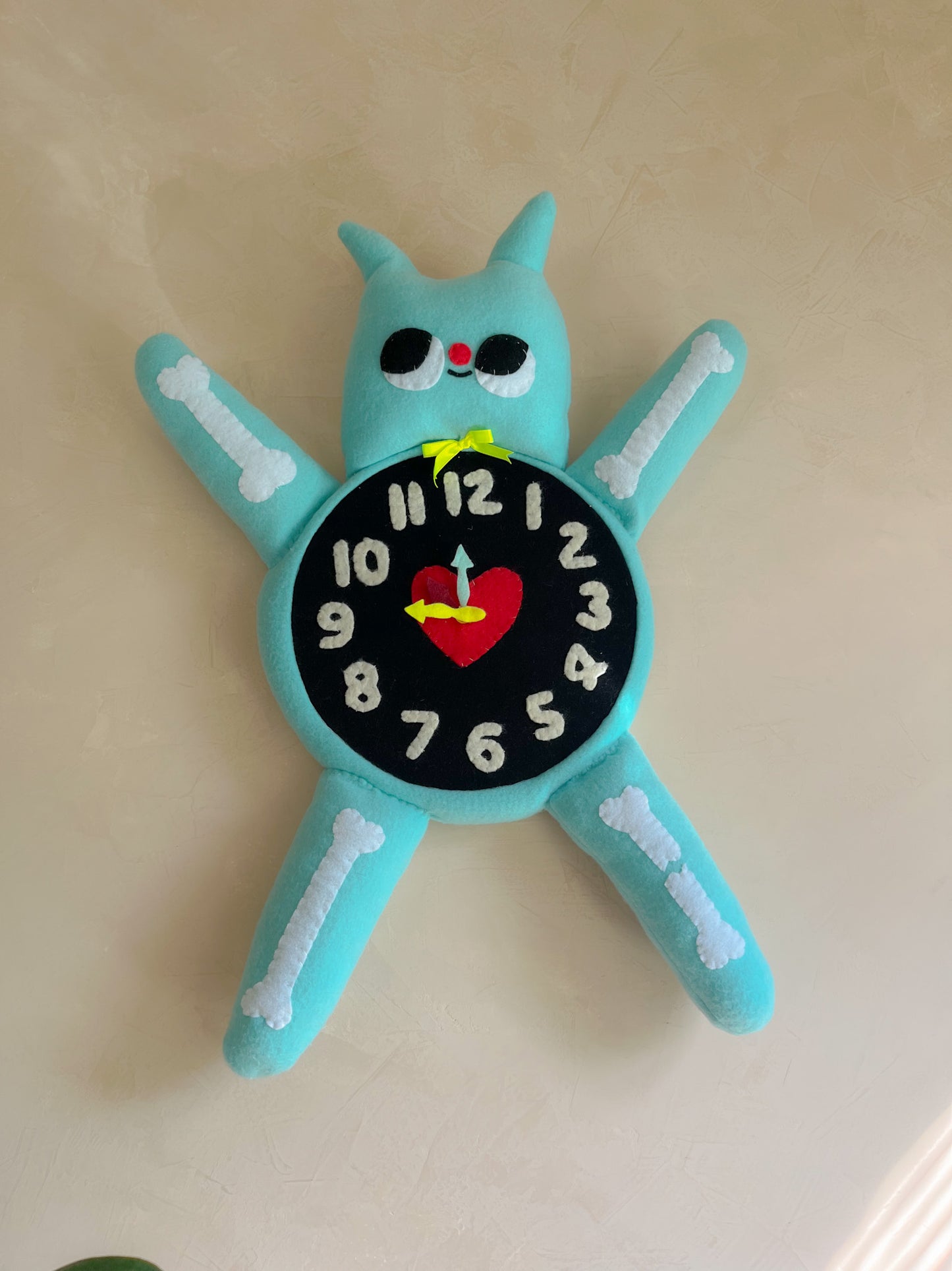 X-RAY Gooby Cat Plushie Friend Clock